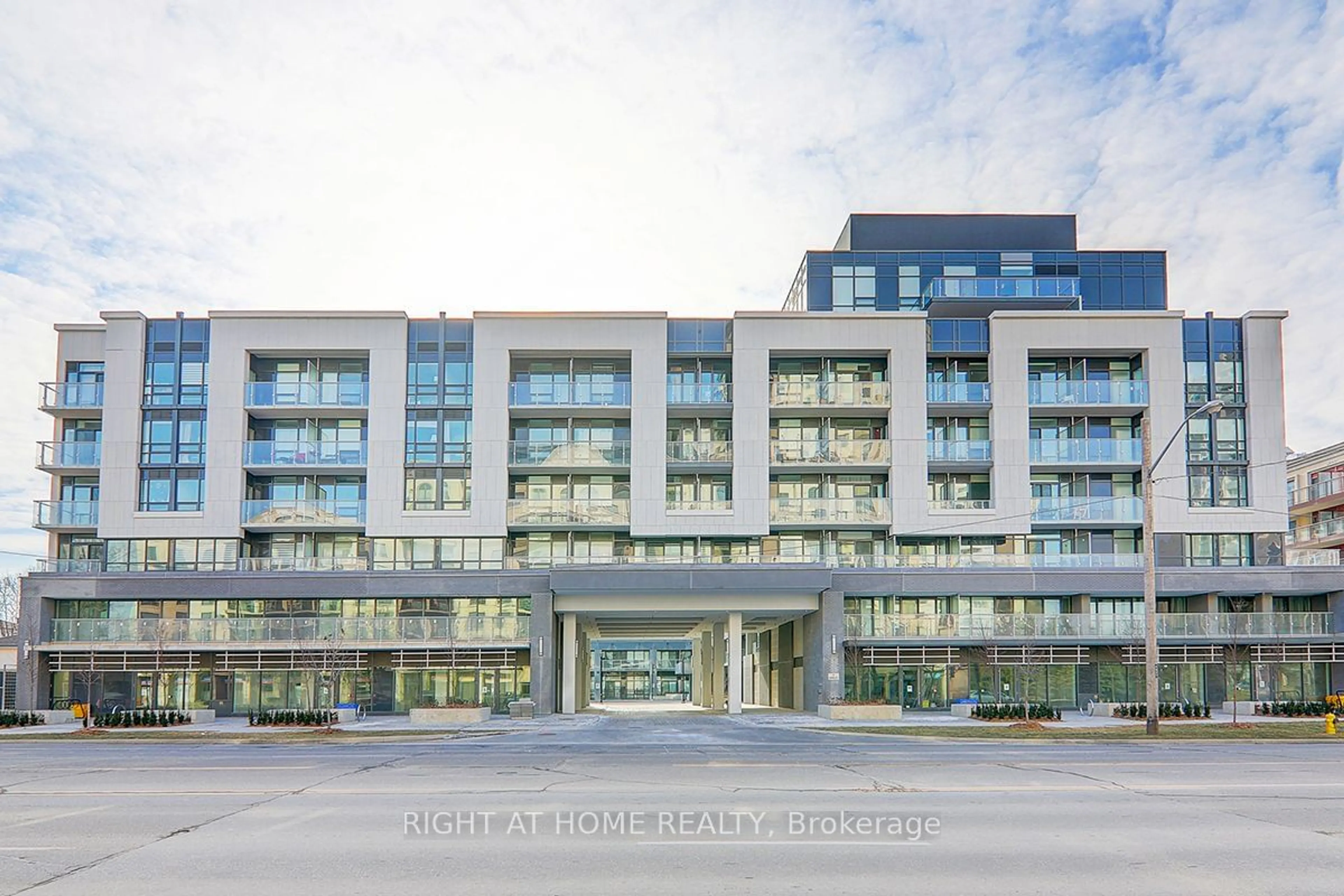 Indoor foyer for 621 Sheppard Ave #521, Toronto Ontario M2K 0G4