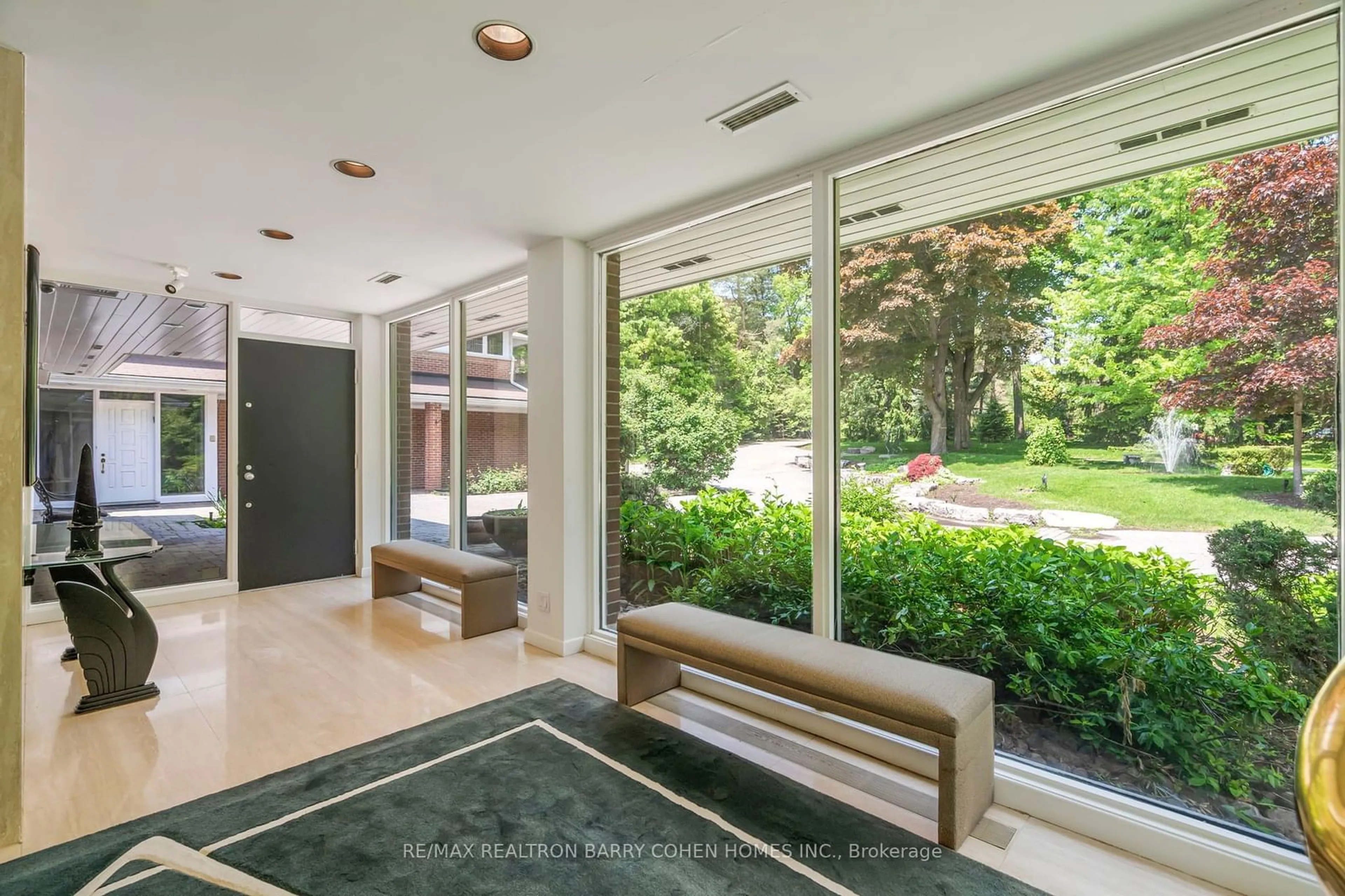 Indoor foyer for 50 Park Lane Circ, Toronto Ontario M3C 2N2