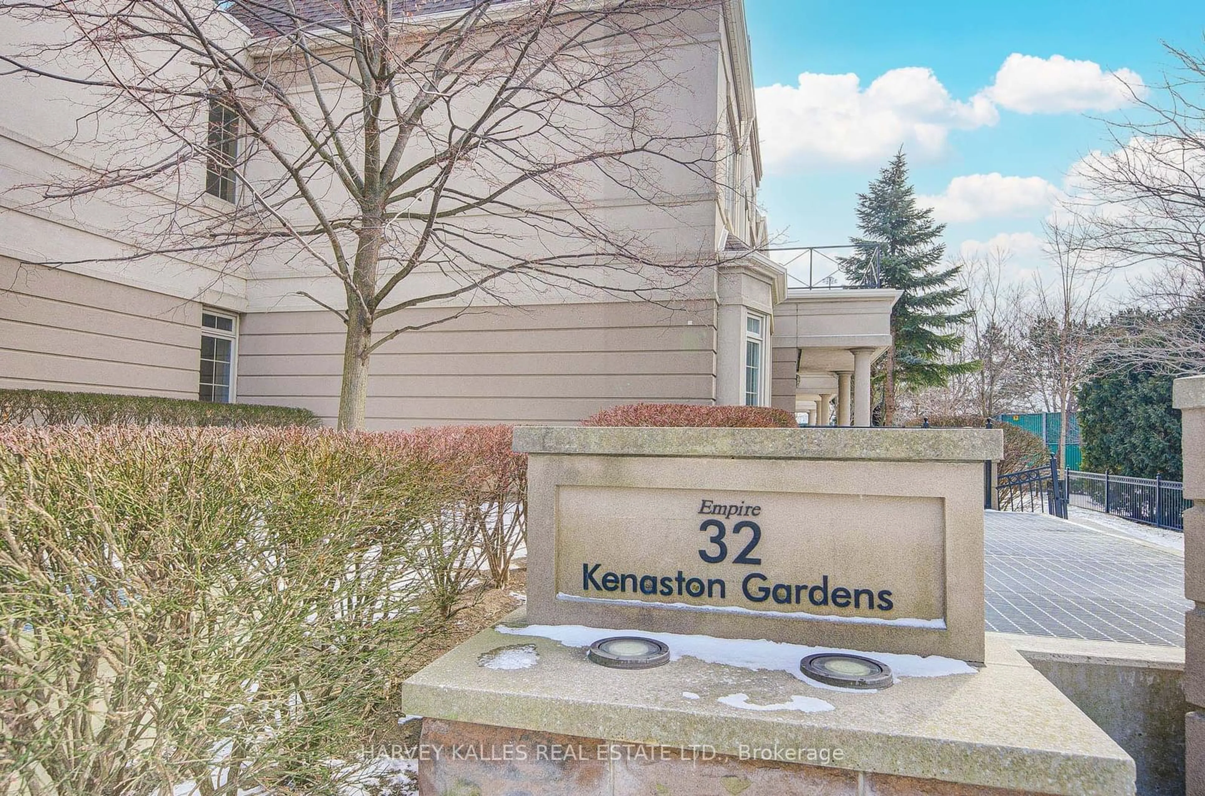 Unknown for 32 Kenaston Gdns #TH103, Toronto Ontario M2K 1G8