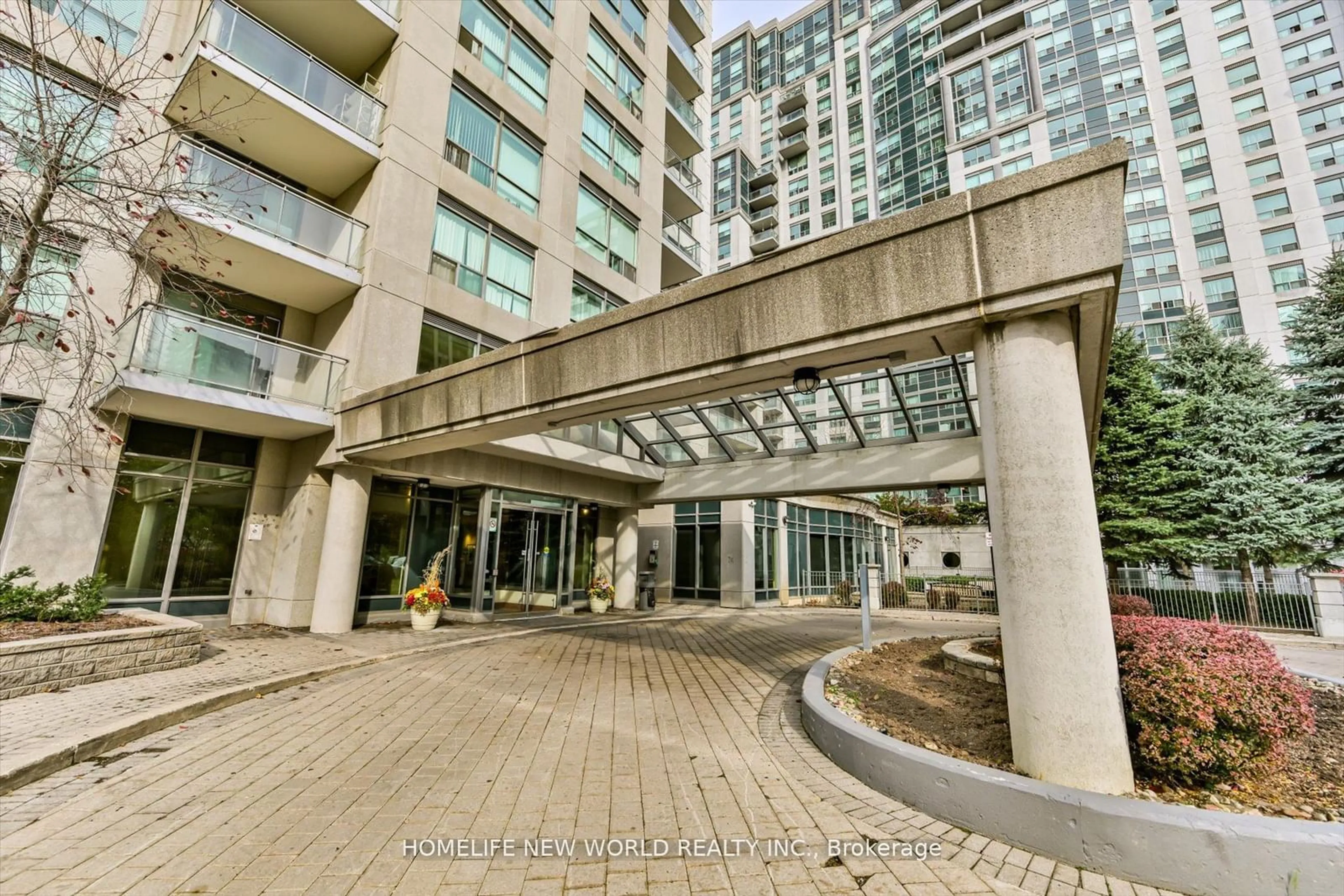 Indoor foyer for 21 Hillcrest Ave #607, Toronto Ontario M2N 7K2