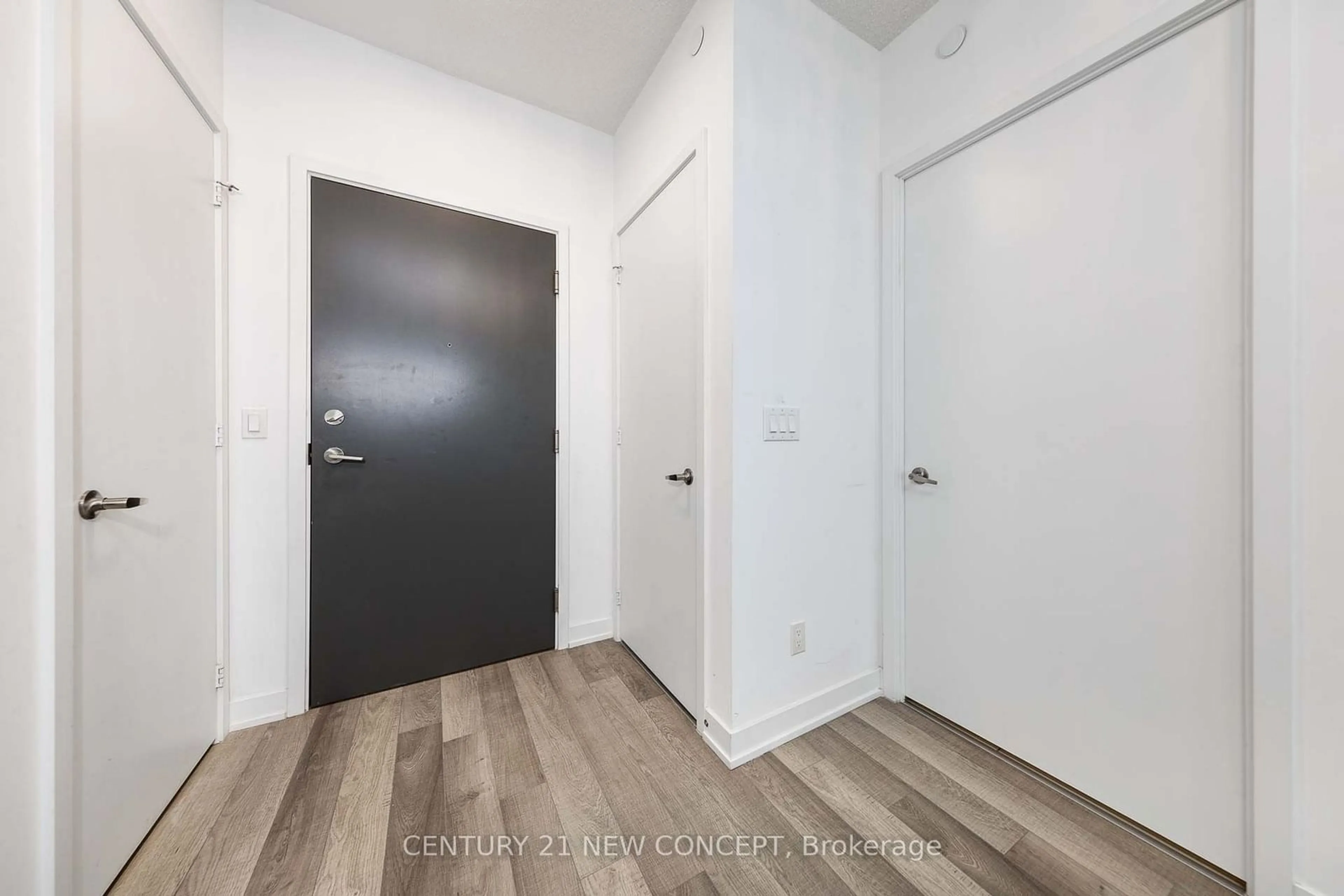 Indoor entryway for 5180 Yonge St #2108, Toronto Ontario M2N 5P6