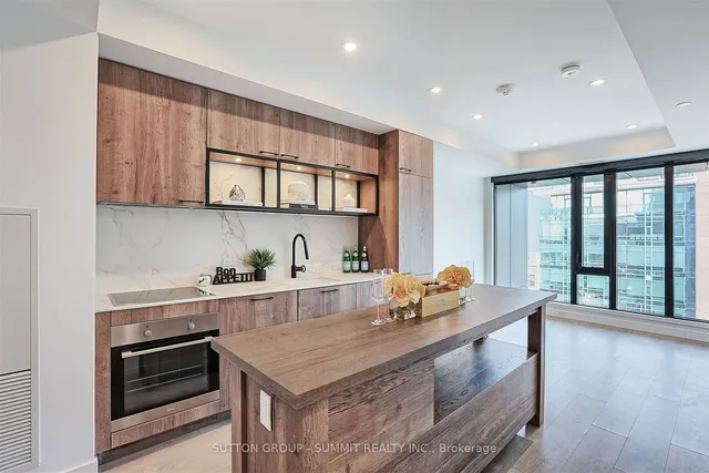 Additional property image - 505 RICHMOND St Unit 922