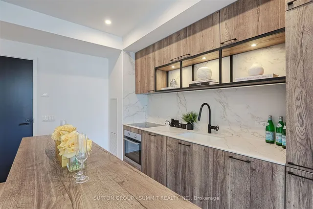Additional property image - 505 RICHMOND St Unit 922