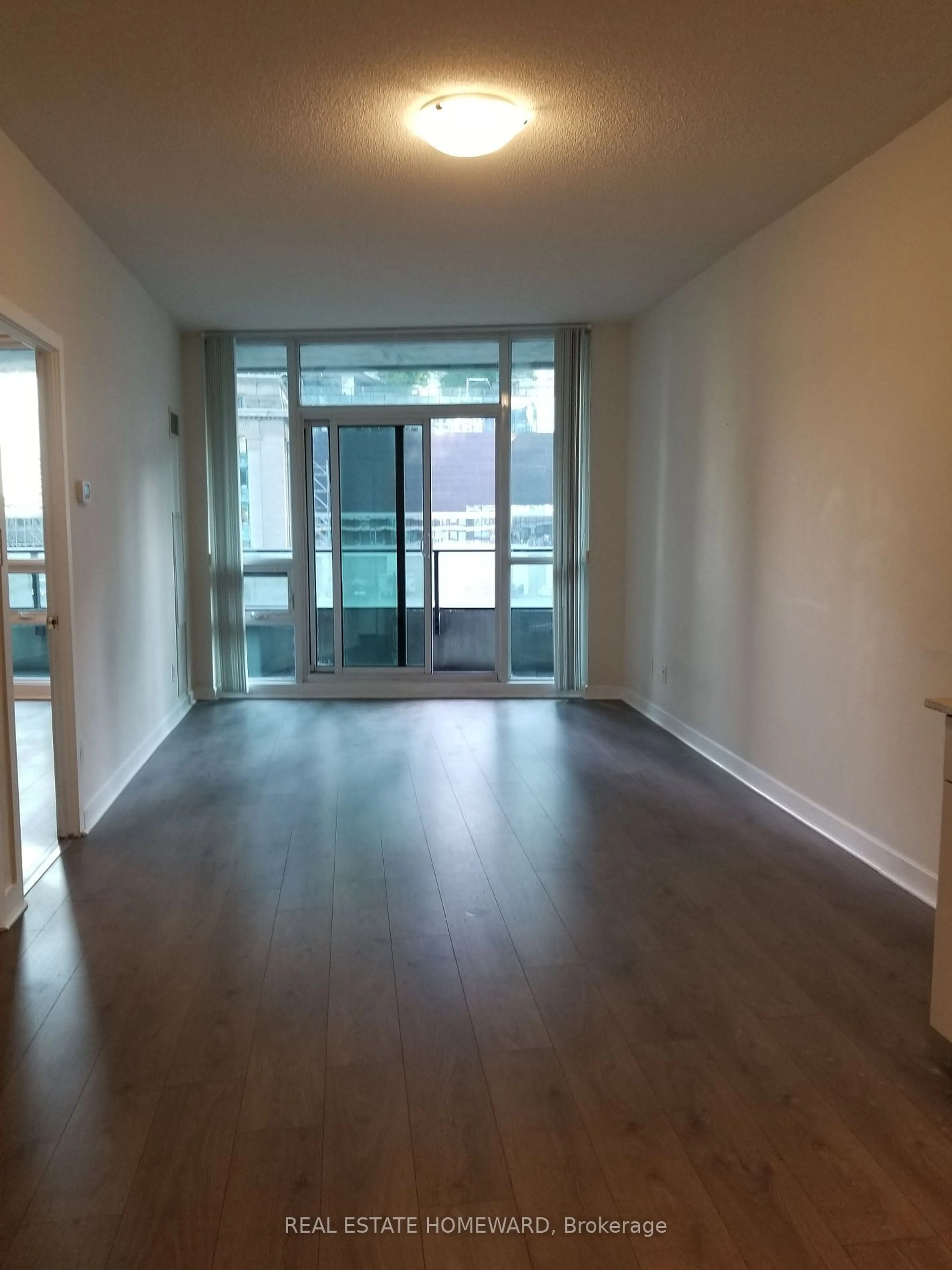 Indoor foyer for 33 Bay St #302, Toronto Ontario M5J 2Z3