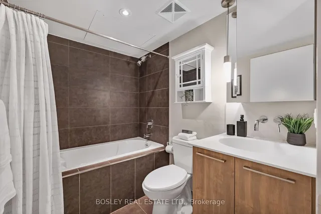 Additional property image - 650 King St Unit 903