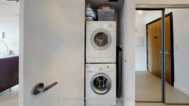 Additional image 10 of 500 Sherbourne St Unit 2604