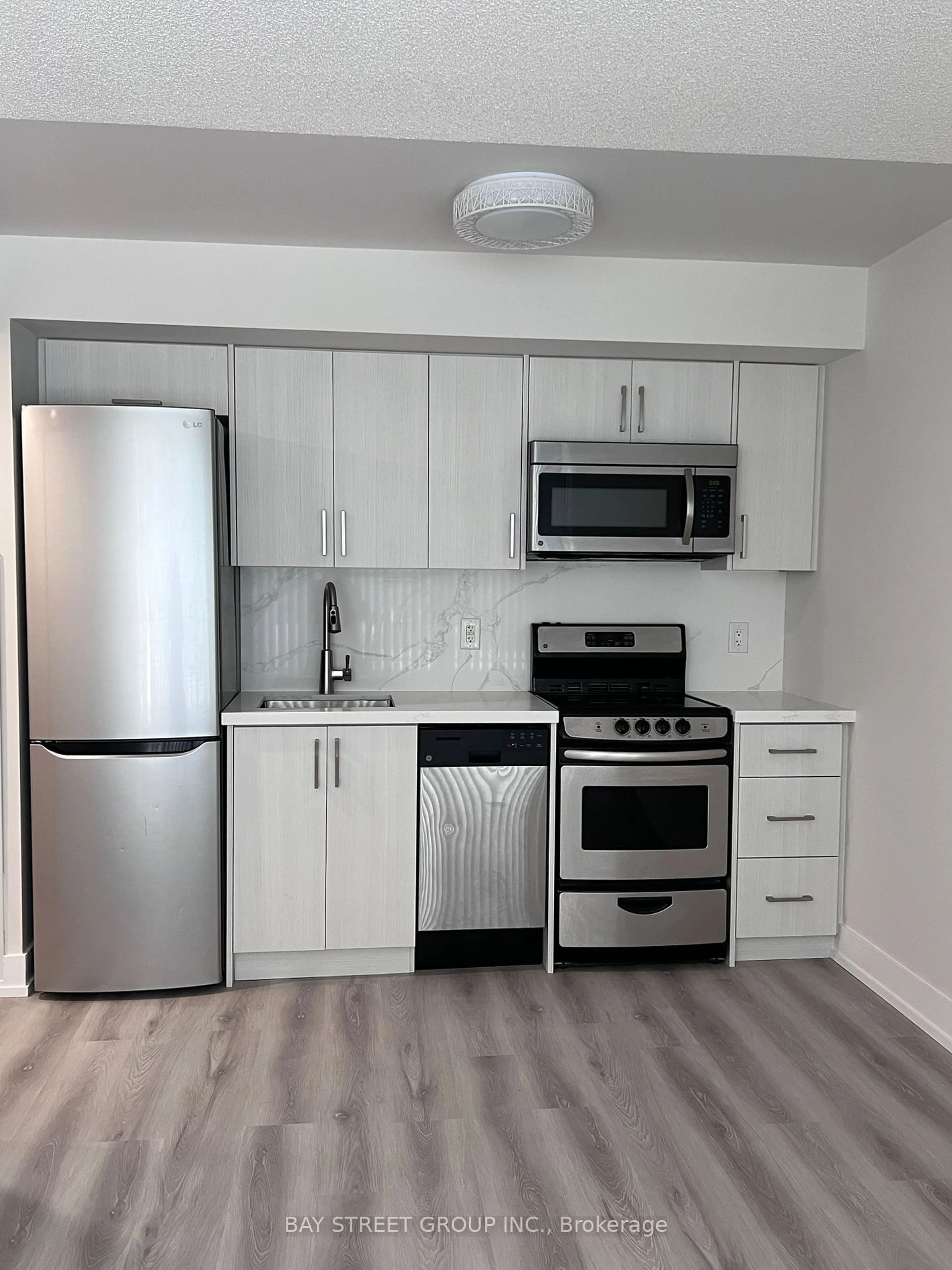 Standard kitchen, unknown for 36 Lisgar St #708E, Toronto Ontario M6J 0C7