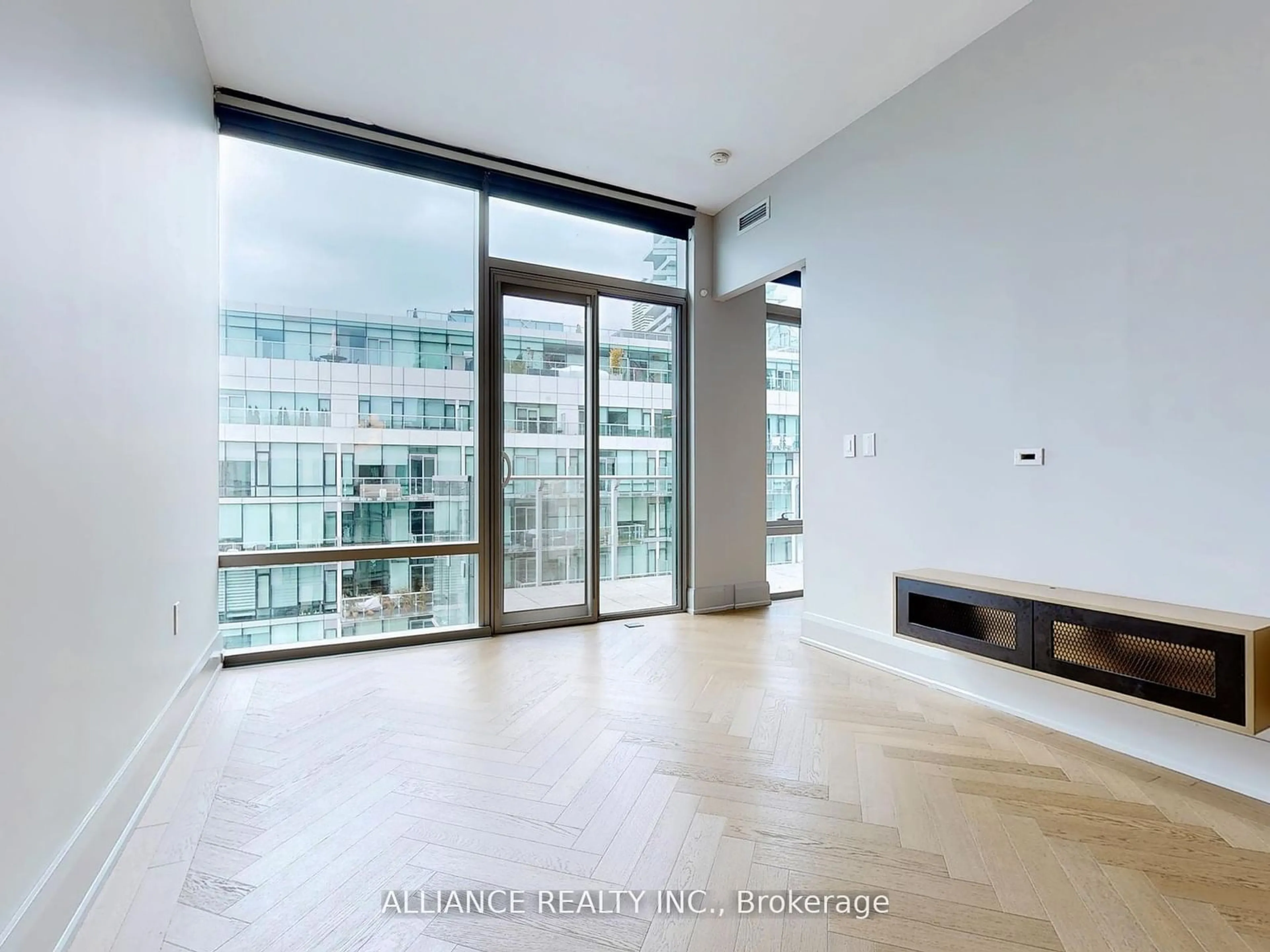 Indoor foyer for 39 Queens Quay #1023, Toronto Ontario M5E 0A4