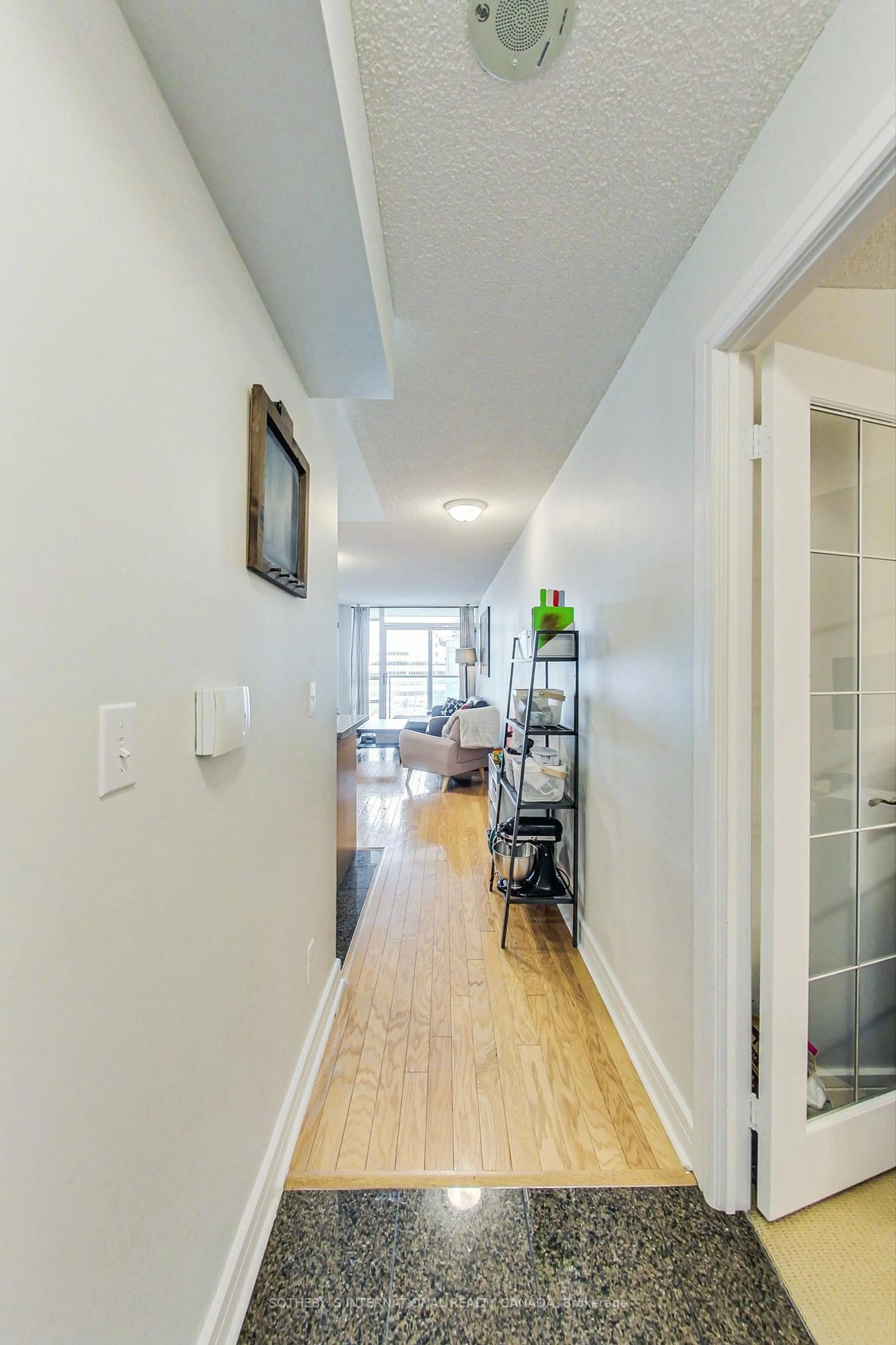 Indoor entryway for 16 Harrison Garden Blvd #601, Toronto Ontario M2N 7J6