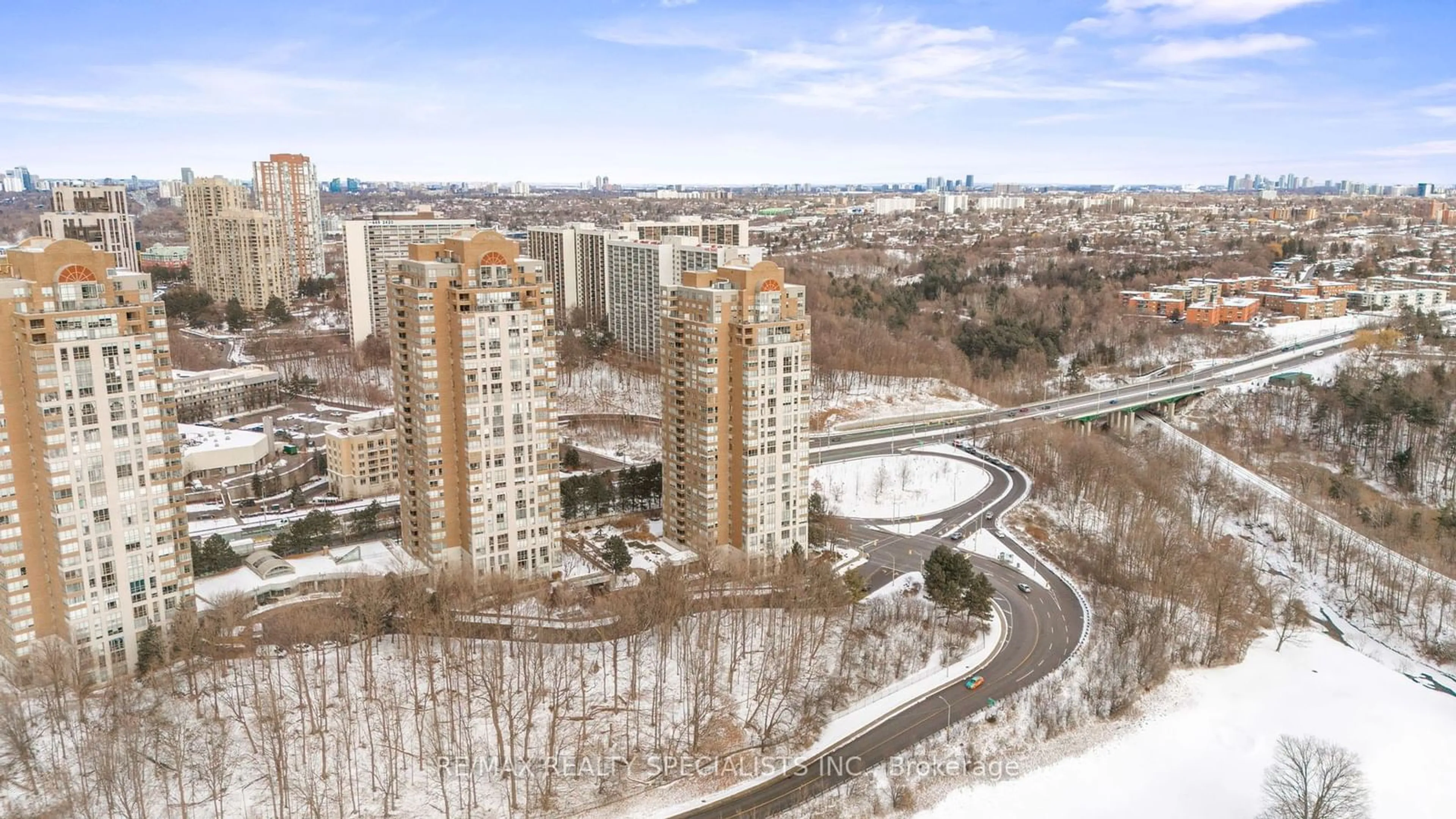 A pic from outside/outdoor area/front of a property/back of a property/a pic from drone, city buildings view from balcony for 195 Wynford Dr #601, Toronto Ontario M3C 3P3