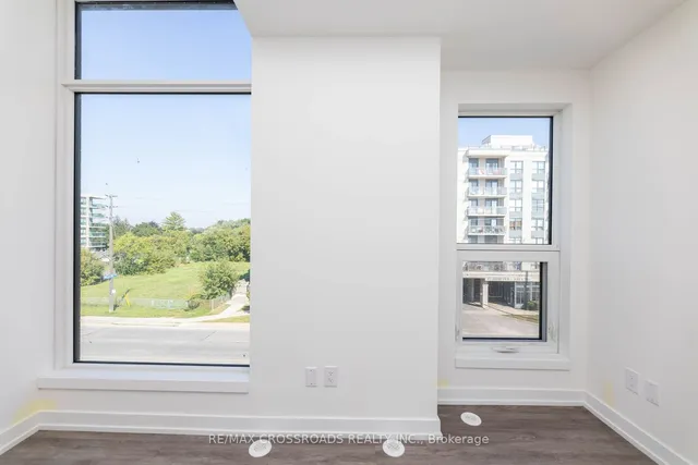 Additional property image - 871 Sheppard Ave Unit TH11
