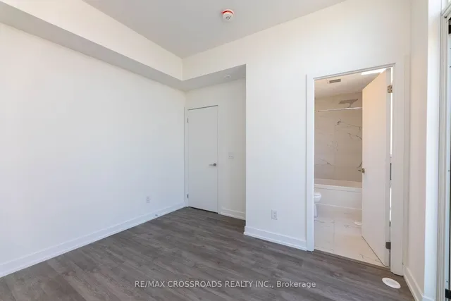 Additional property image - 871 Sheppard Ave Unit TH11