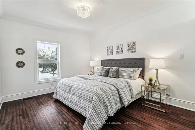 Additional property image - 290 Bathurst St