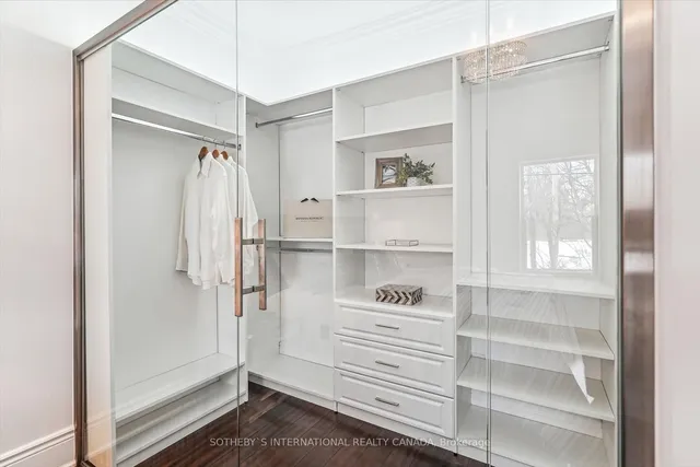 Additional property image - 290 Bathurst St