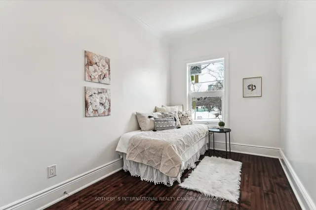 Additional property image - 290 Bathurst St