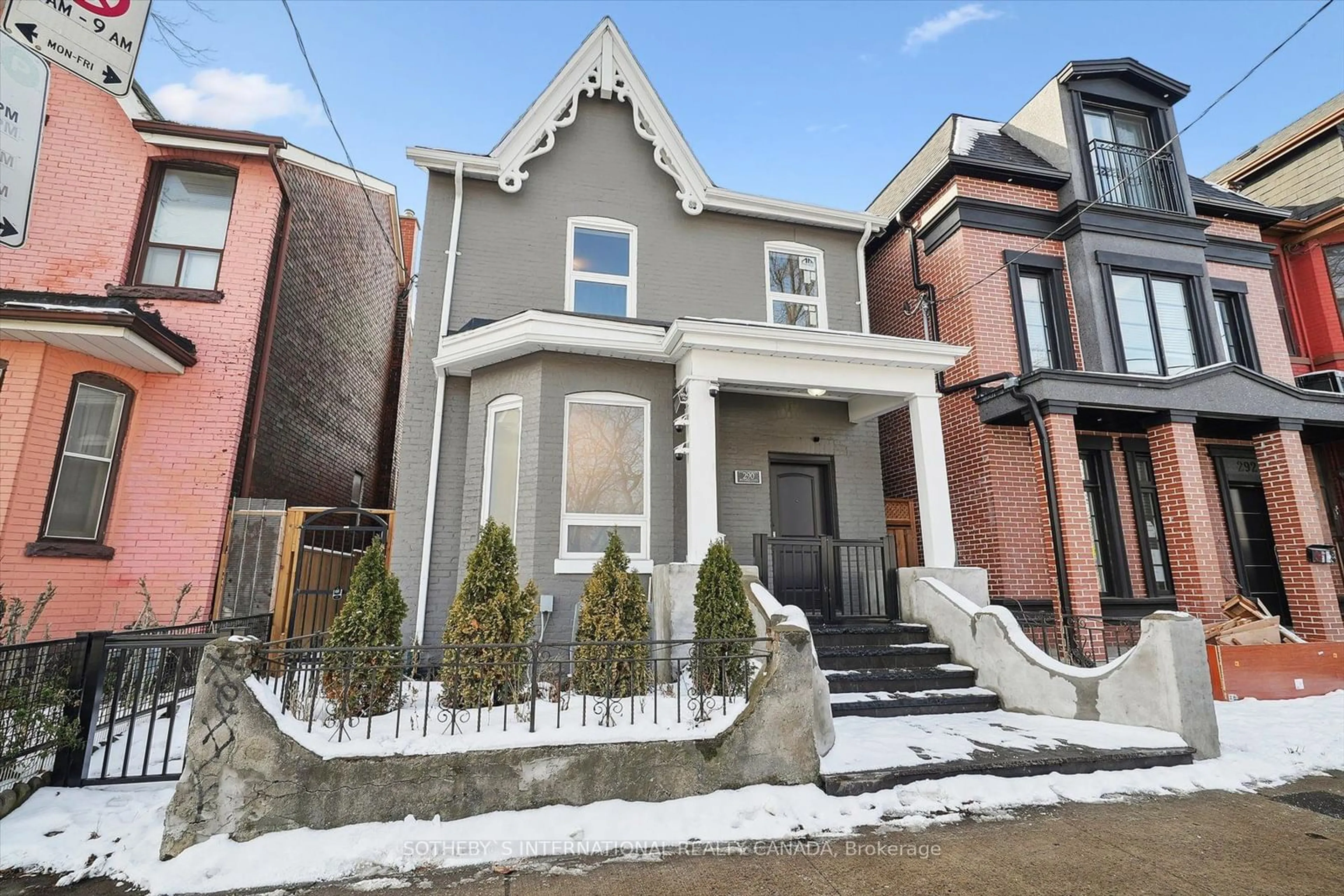 Home with brick exterior material, street for 290 Bathurst St, Toronto Ontario M5T 2S3