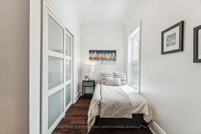 Additional property image - 290 Bathurst St
