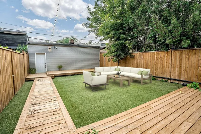 Additional property image - 290 Bathurst St