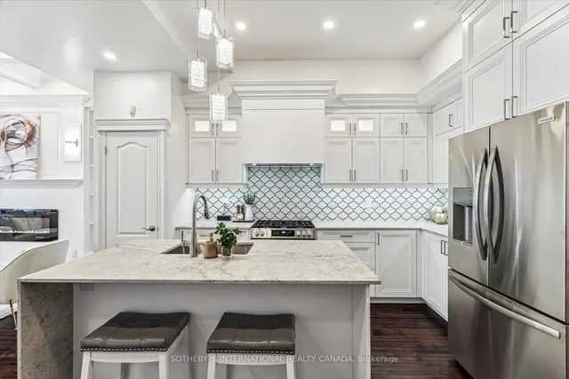 Additional property image - 290 Bathurst St