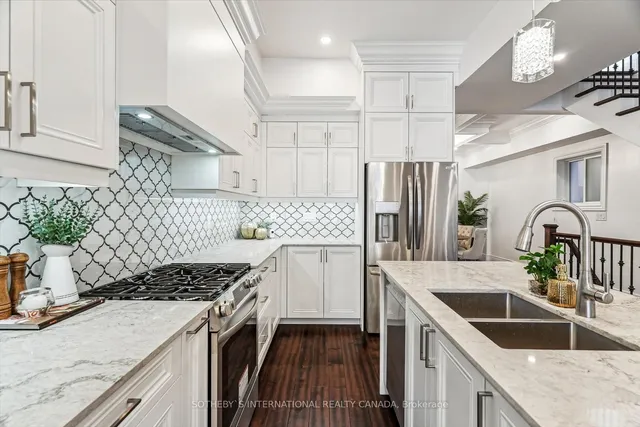 Additional property image - 290 Bathurst St