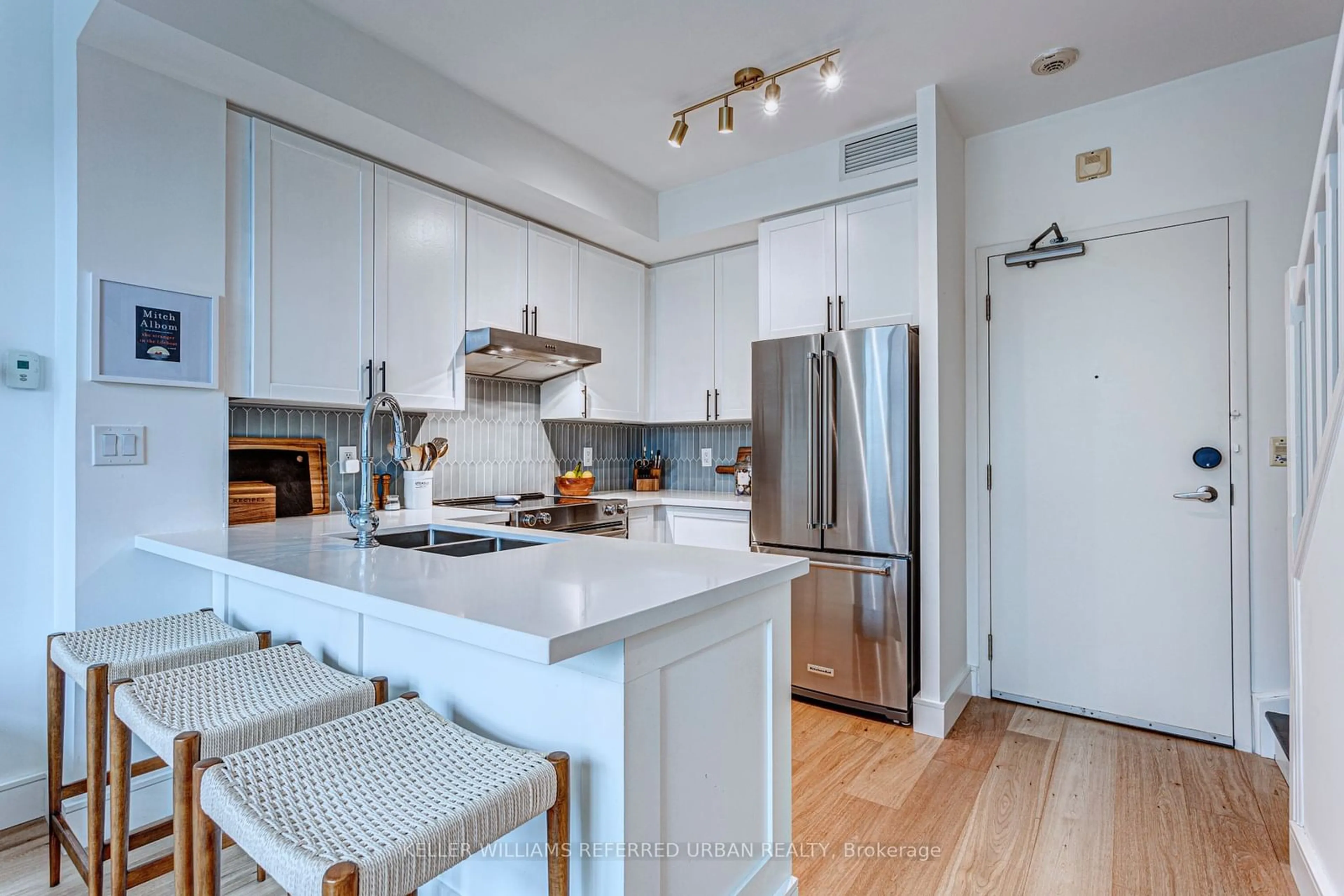 Open concept kitchen, unknown for 901 Queen St #404, Toronto Ontario M6J 3X4