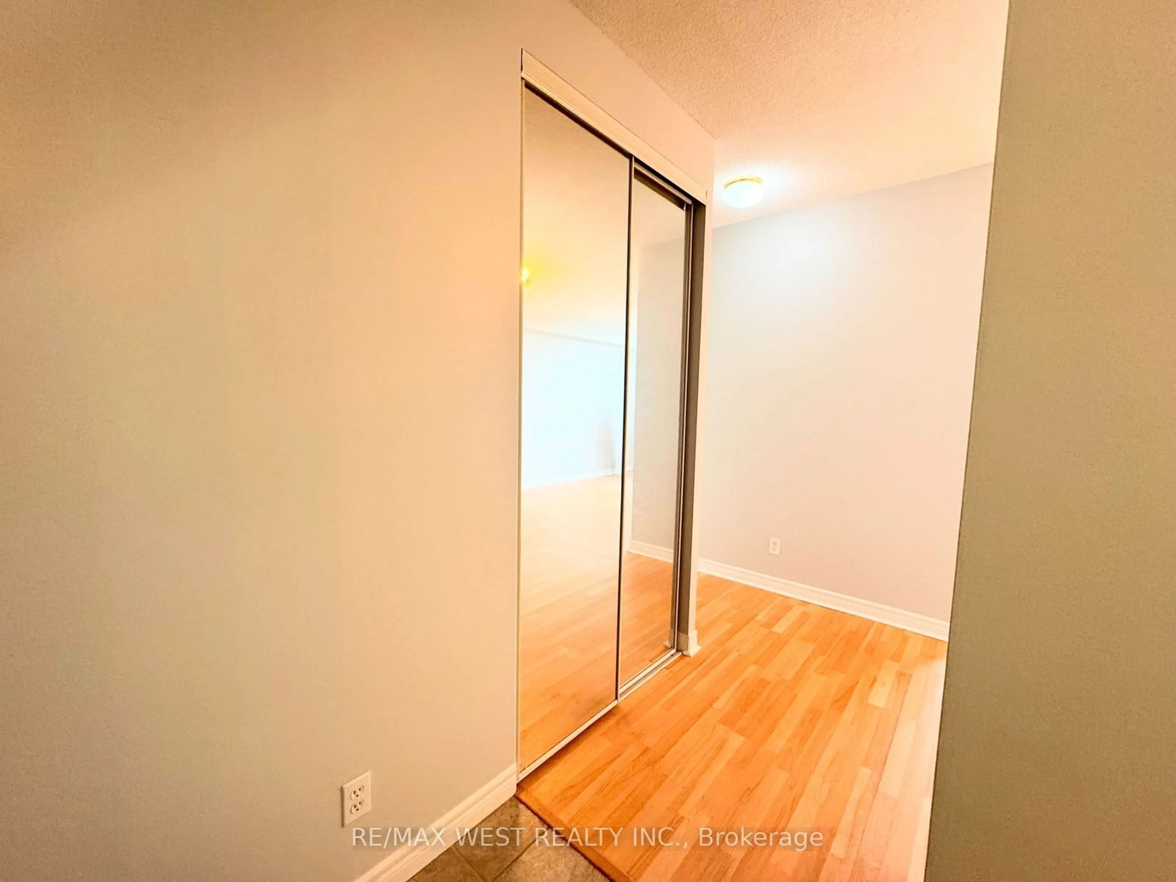 A pic of a room for 1700 Eglinton Ave #PH7, Toronto Ontario M4A 2Z4