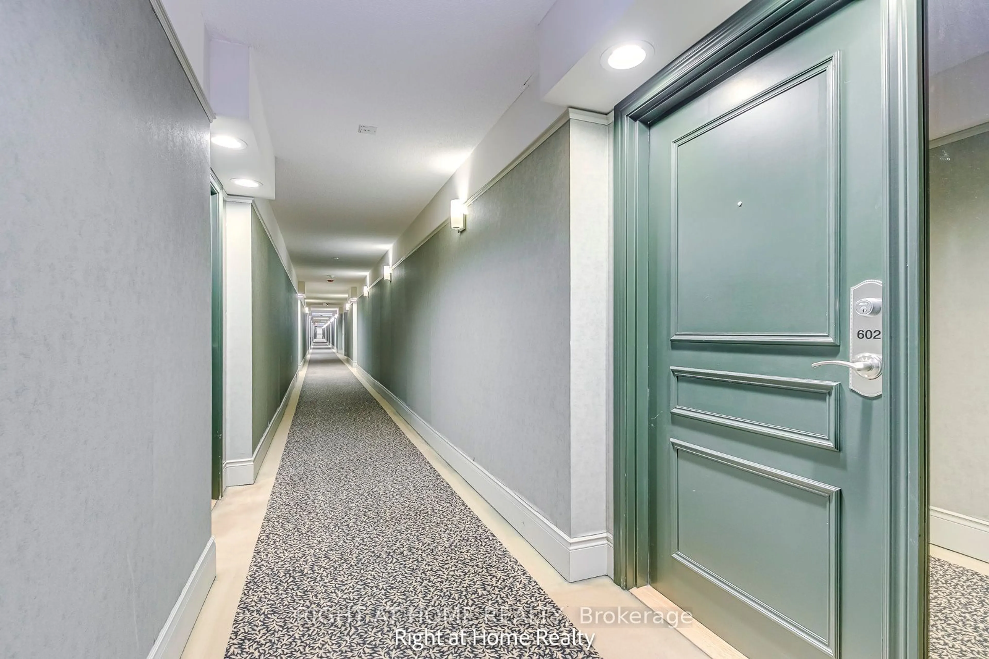 Indoor foyer for 1030 Sheppard Ave #602, Toronto Ontario M3H 6C1