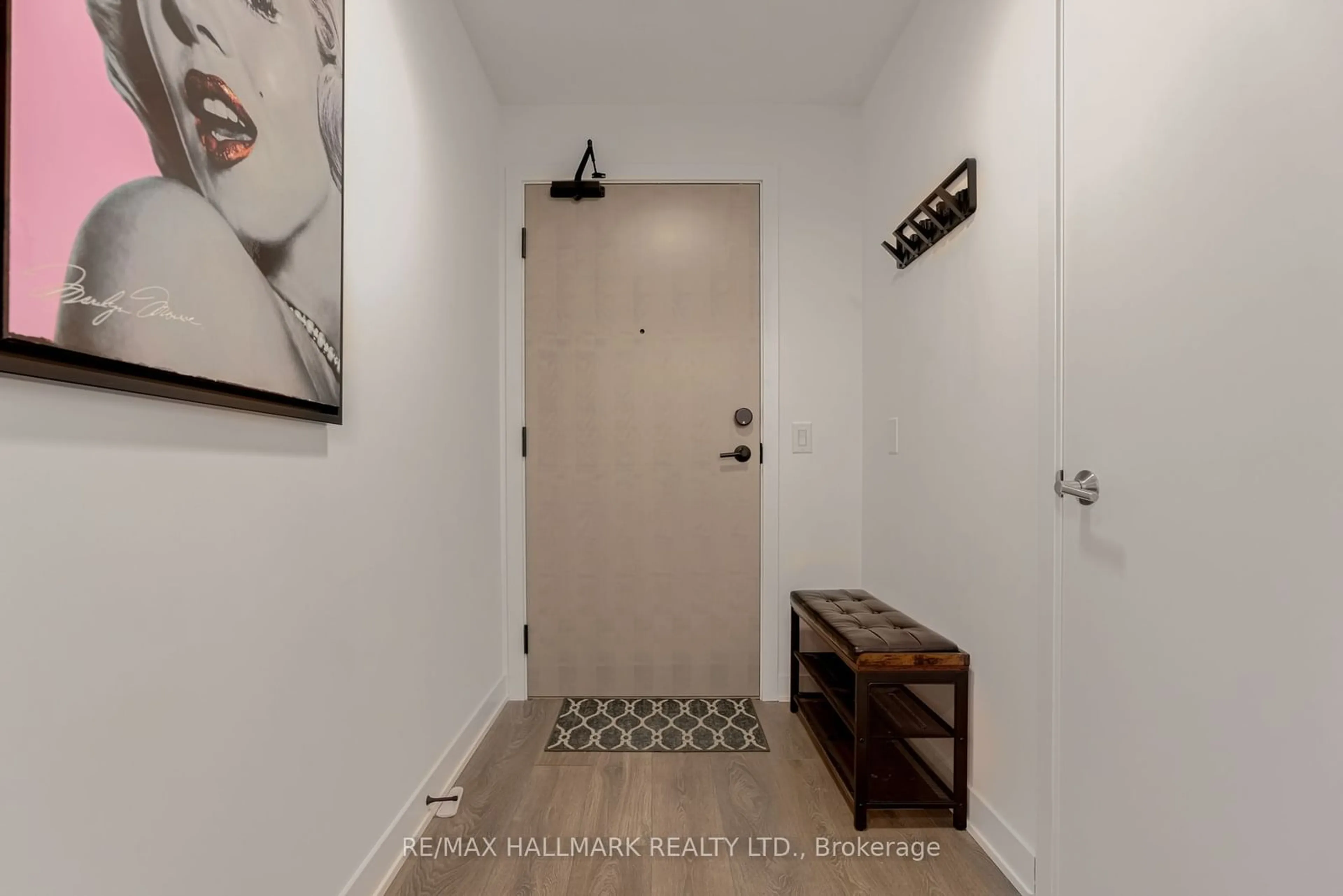 Indoor entryway for 130 River St #3012, Toronto Ontario M5A 0R8