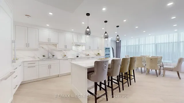 Additional property image - 900 Yonge St Unit 1403