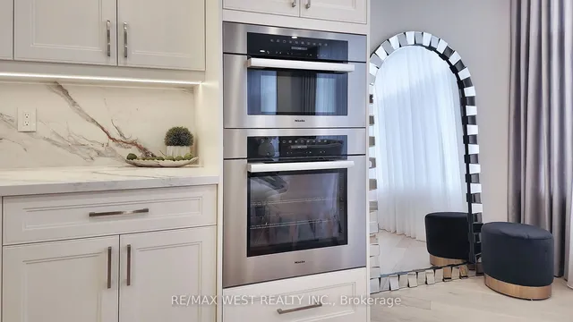 Additional property image - 900 Yonge St Unit 1403