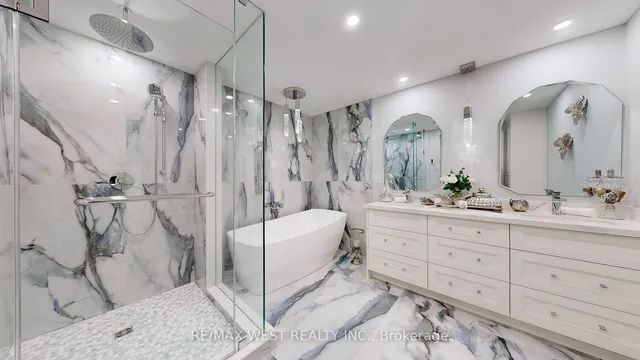 Additional property image - 900 Yonge St Unit 1403