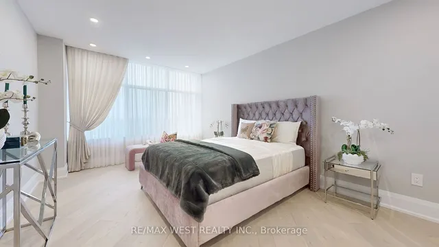 Additional property image - 900 Yonge St Unit 1403