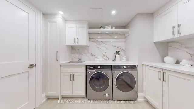 Additional property image - 900 Yonge St Unit 1403