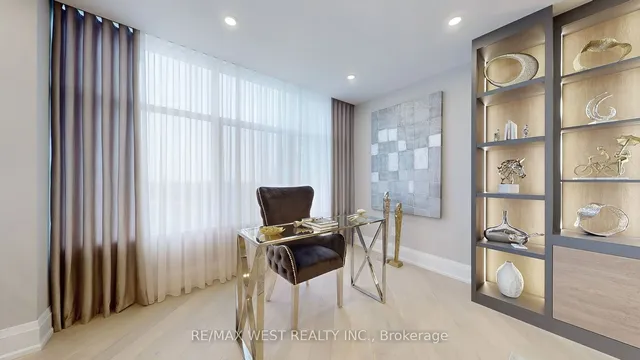 Additional property image - 900 Yonge St Unit 1403
