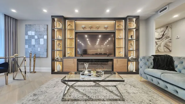 Additional property image - 900 Yonge St Unit 1403