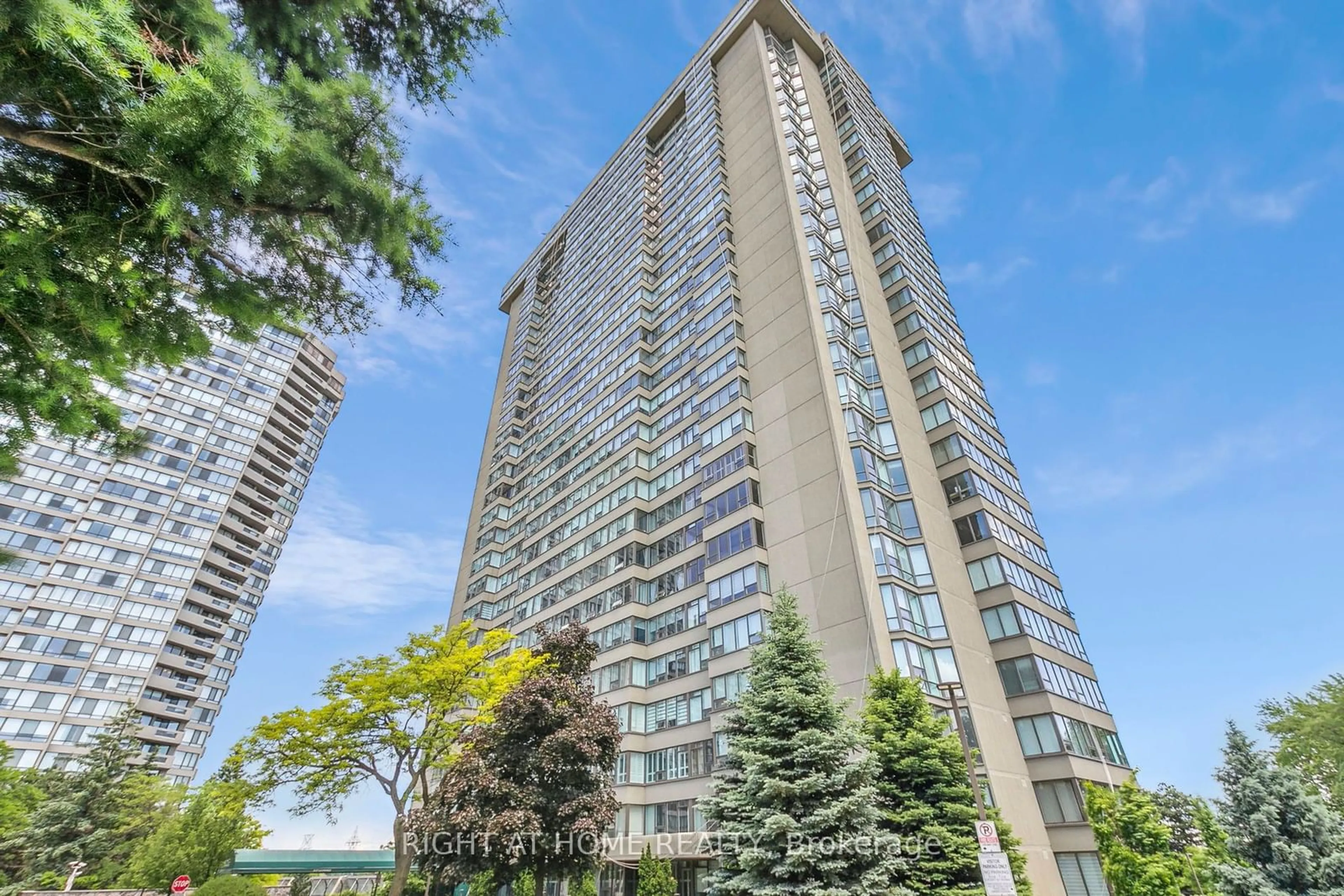 Patio, building for 55 Skymark Dr #2704, Toronto Ontario M2H 3N4