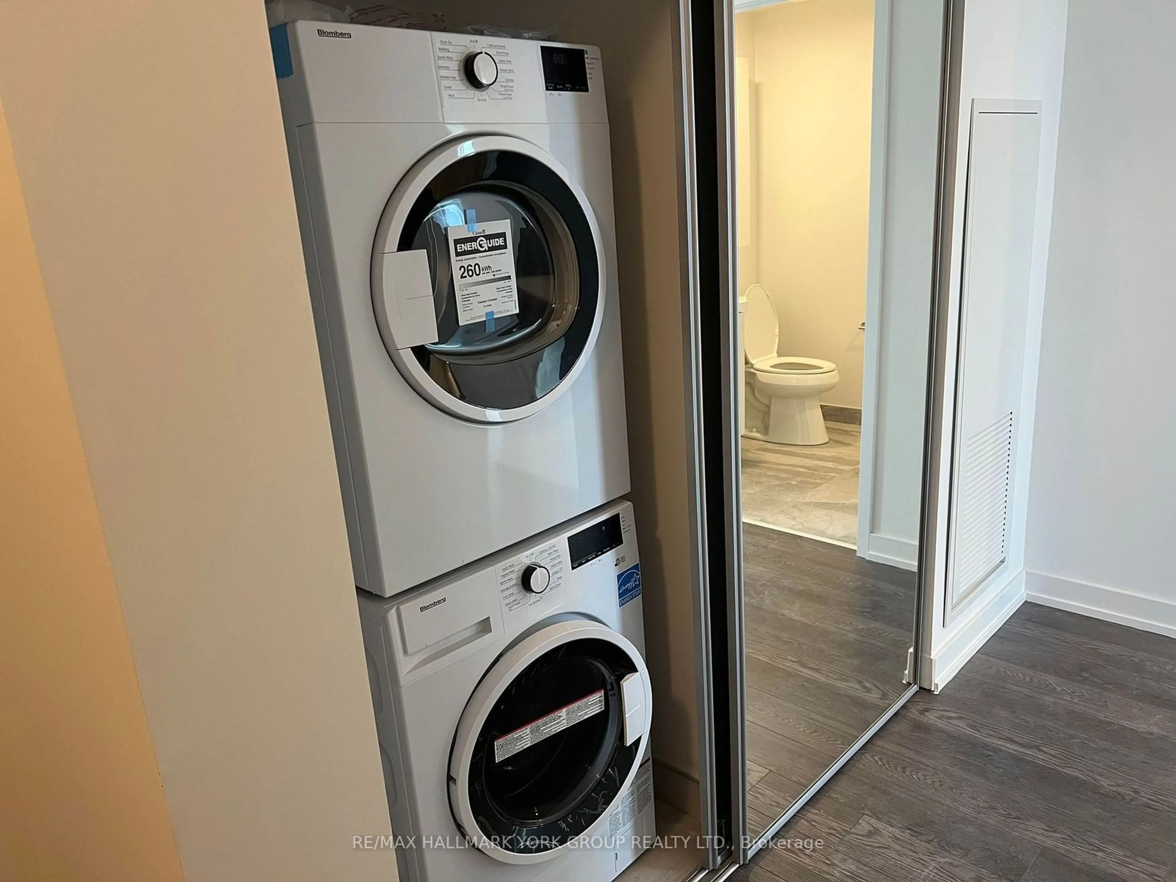 Laundry room for 20 O'Neill Rd #1523, Toronto Ontario M3C 0R2