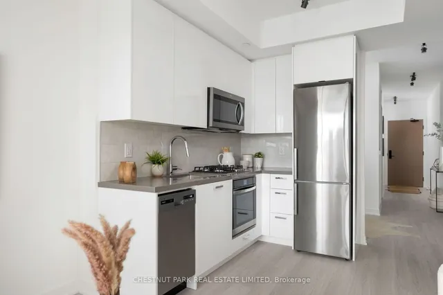 Additional property image - 195 McCaul St Unit 404