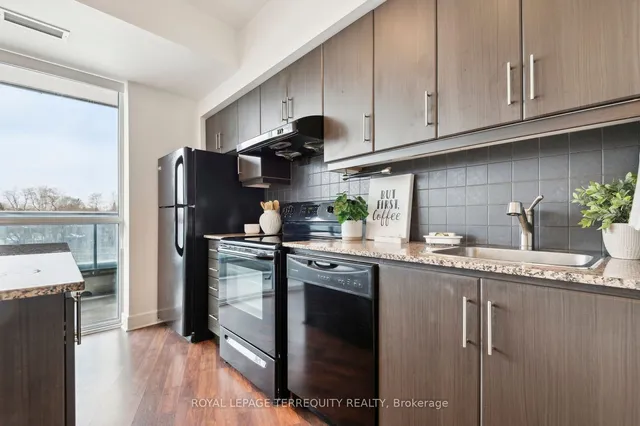 Additional property image - 35 Brian Peck Cres Unit 321