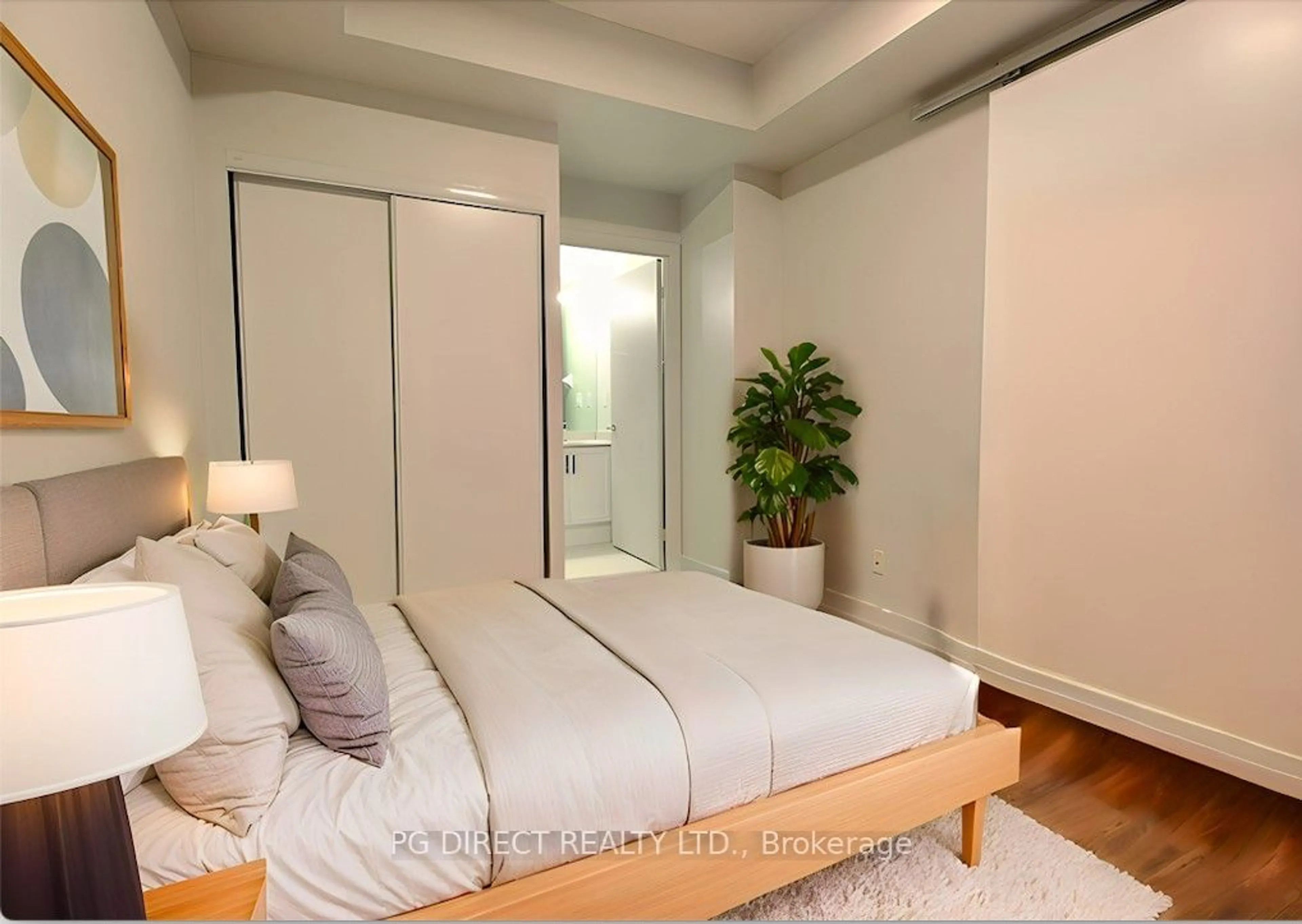 Bedroom with bed, unknown for 438 King St #604, Toronto Ontario M5V 3T9