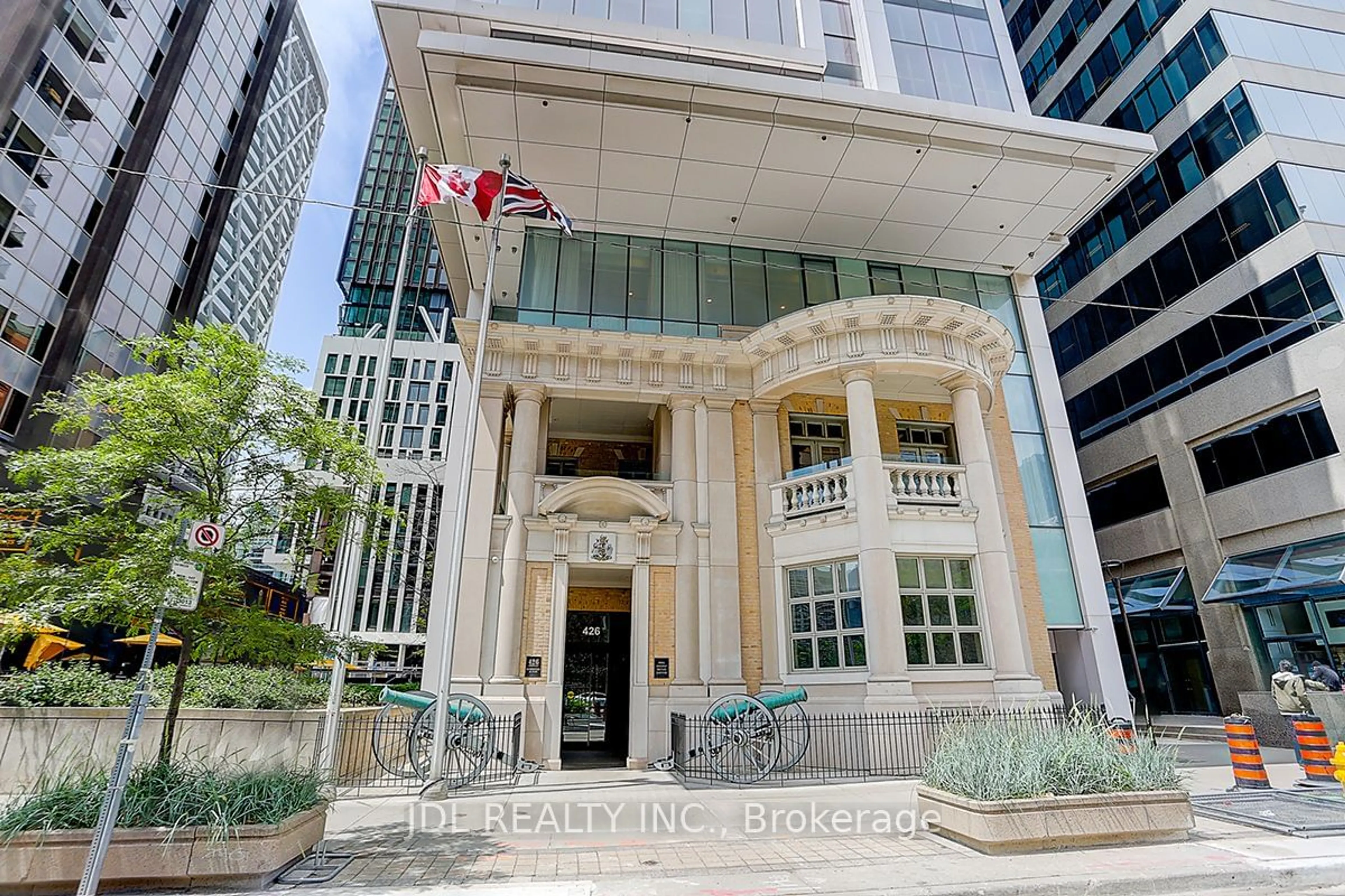 Indoor foyer for 426 University Ave #3201, Toronto Ontario M5G 1S9