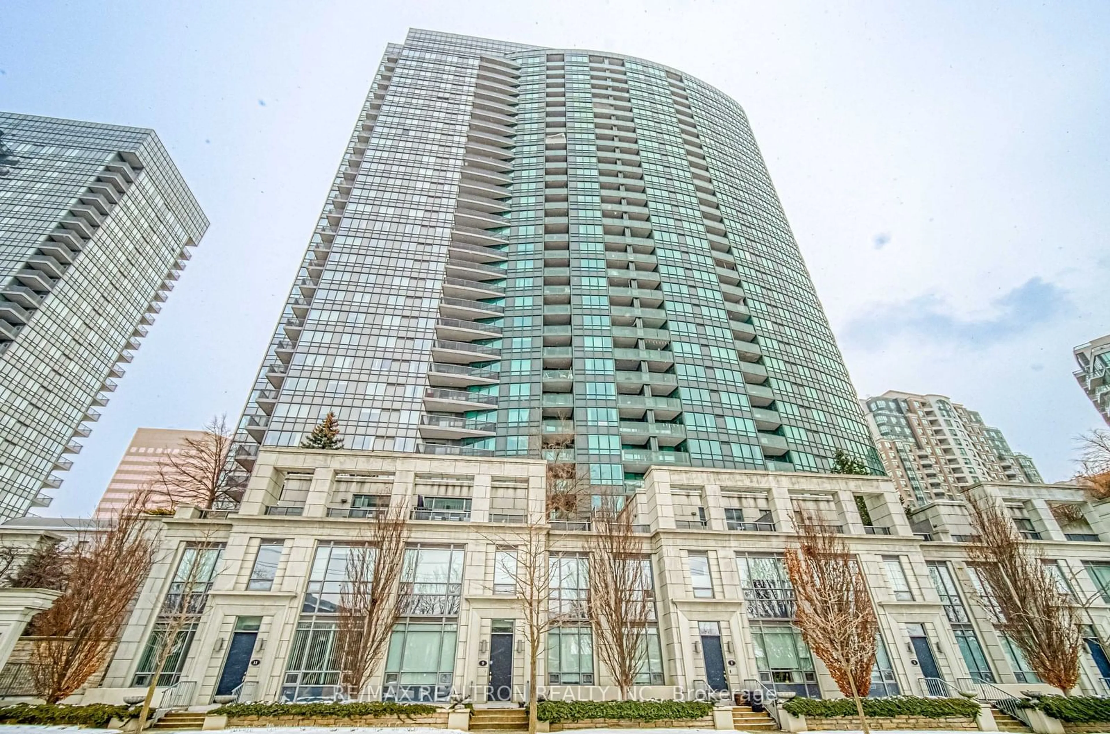 Patio, building for 15 Greenview Ave #2503, Toronto Ontario M2M 4M7