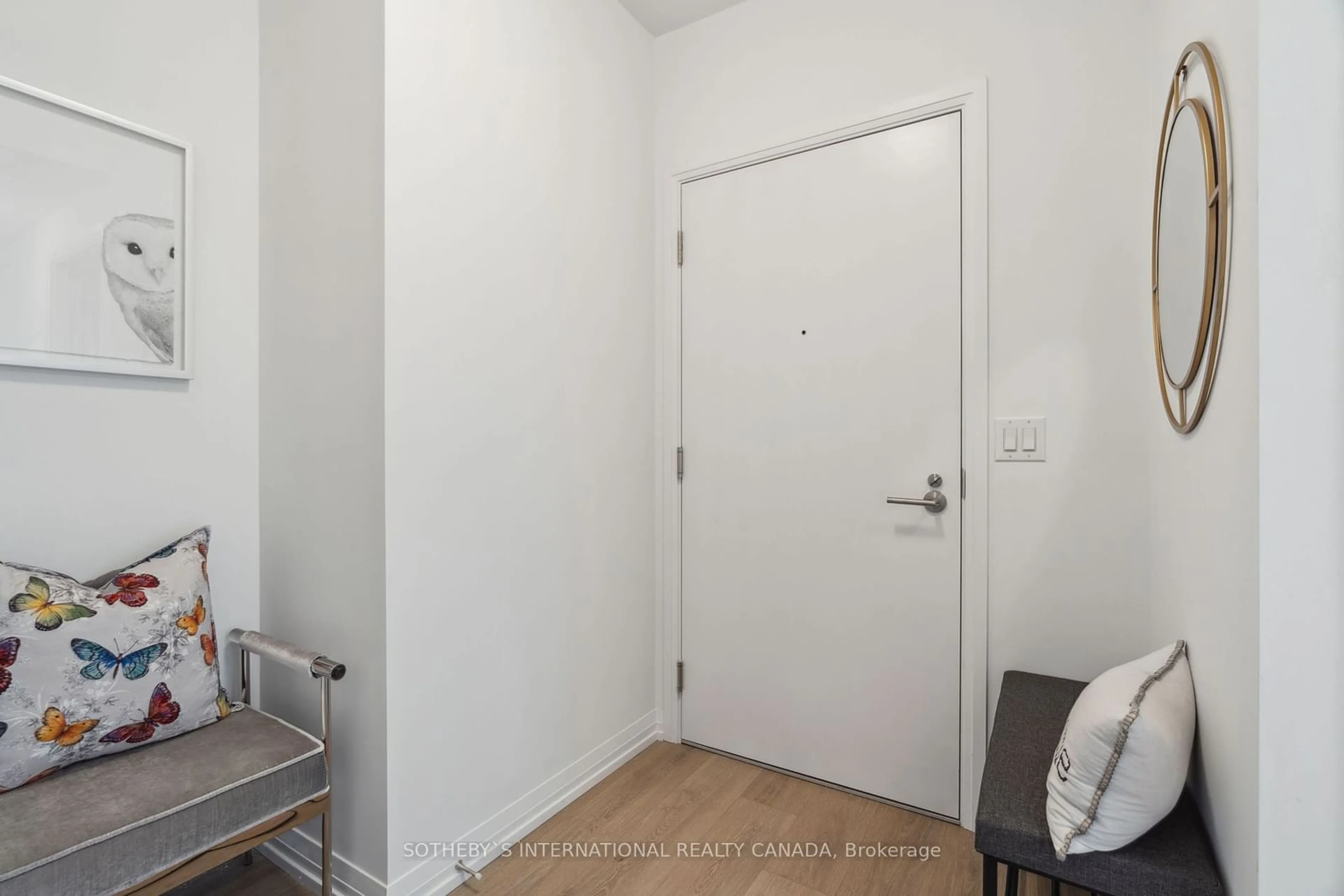 Indoor entryway for 28 Widmer St #3629, Toronto Ontario M5V 2E7