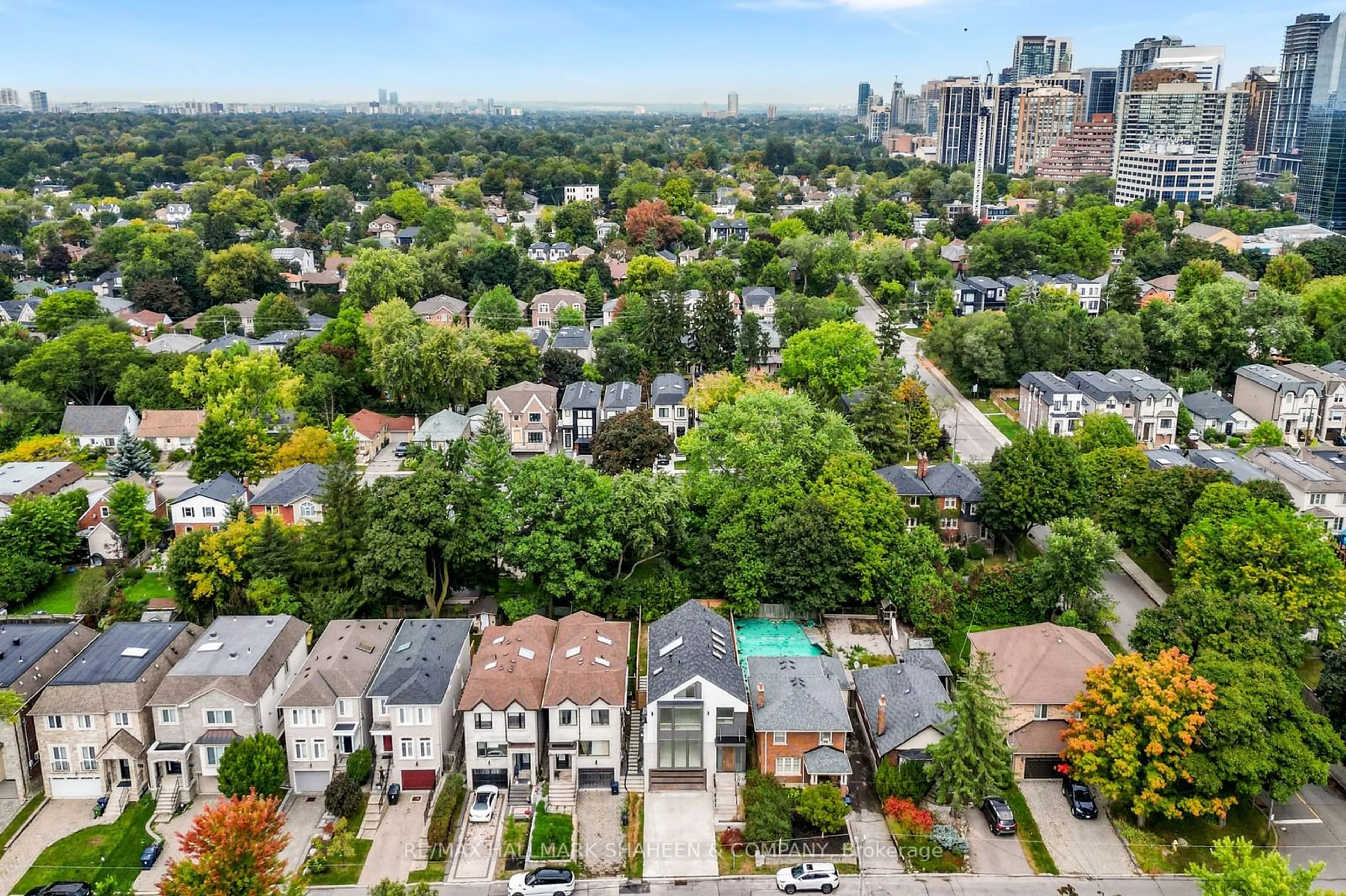 A pic from outside/outdoor area/front of a property/back of a property/a pic from drone, city buildings view from balcony for 78 Cameron Ave, Toronto Ontario M2N 1E2