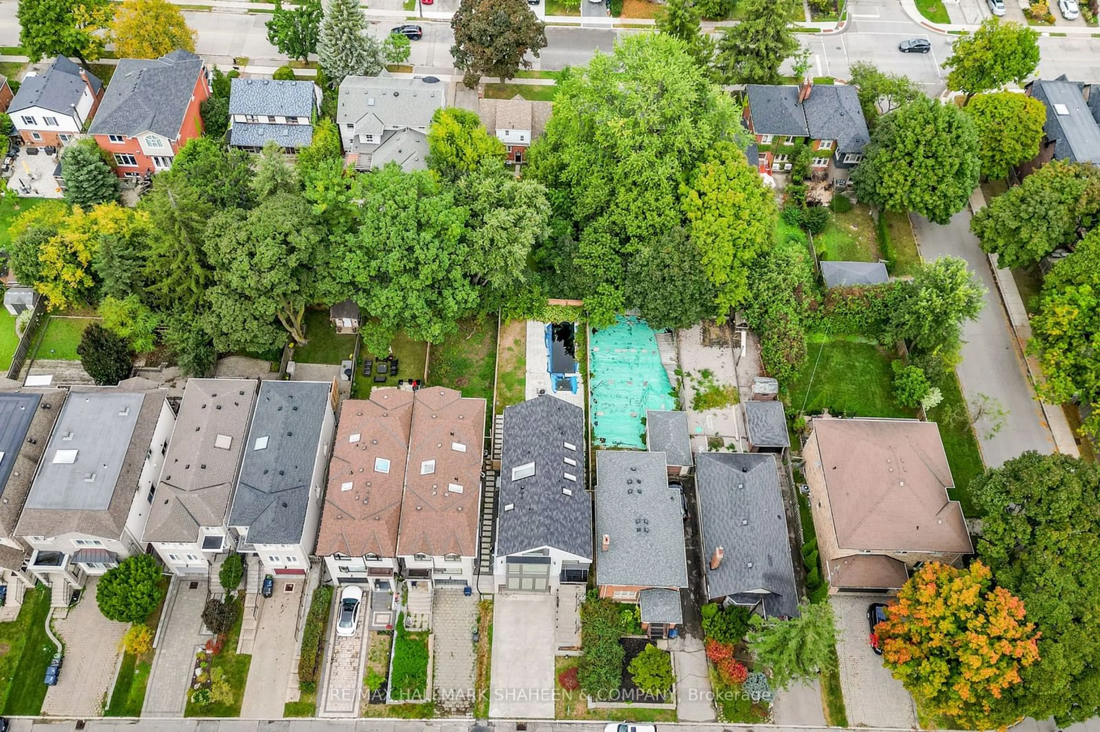 A pic from outside/outdoor area/front of a property/back of a property/a pic from drone, street for 78 Cameron Ave, Toronto Ontario M2N 1E2