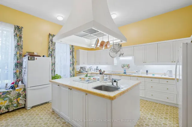 Additional property image - 22 Park Lane Circ
