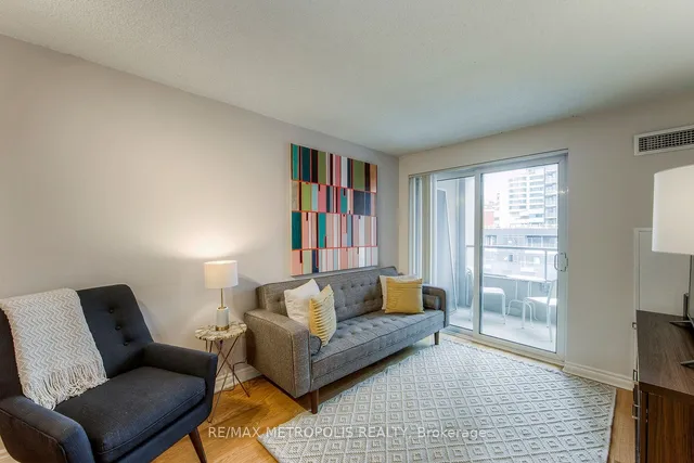 Additional property image - 270 Wellington St Unit 1002