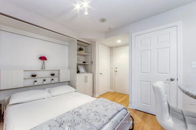 Additional property image - 270 Wellington St Unit 1002