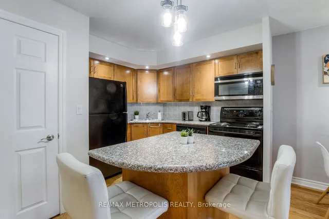 Additional property image - 270 Wellington St Unit 1002