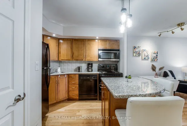 Additional property image - 270 Wellington St Unit 1002